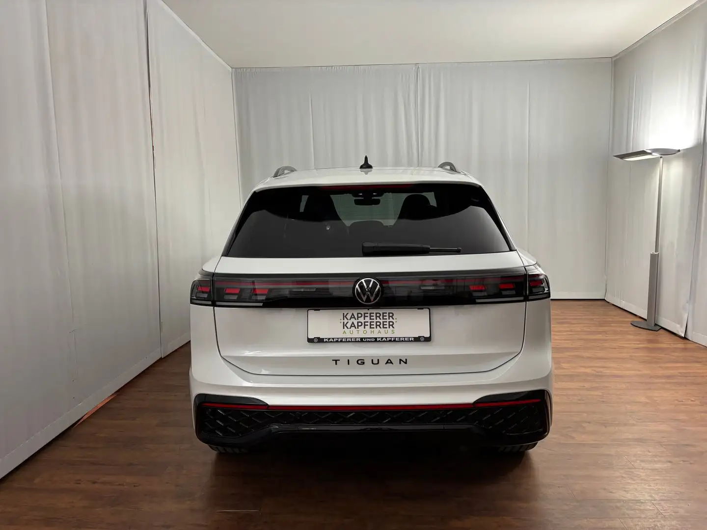 Vehicle image, number 12