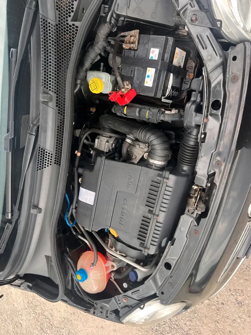 Vehicle image, number 8