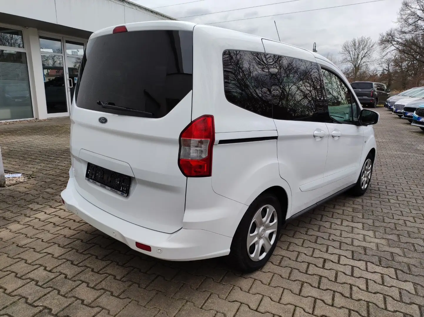 Vehicle image, number 5