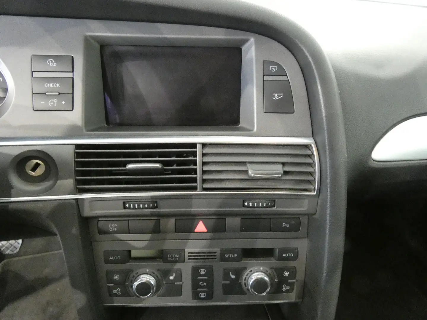 Vehicle image, number 11