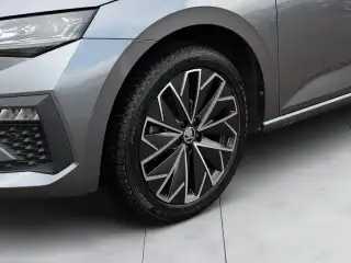 Vehicle image thumbnail, number 4