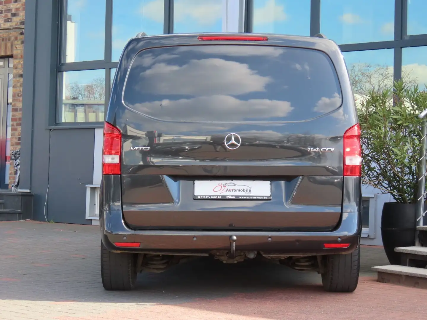 Vehicle image, number 5