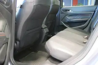 Vehicle image thumbnail, number 6