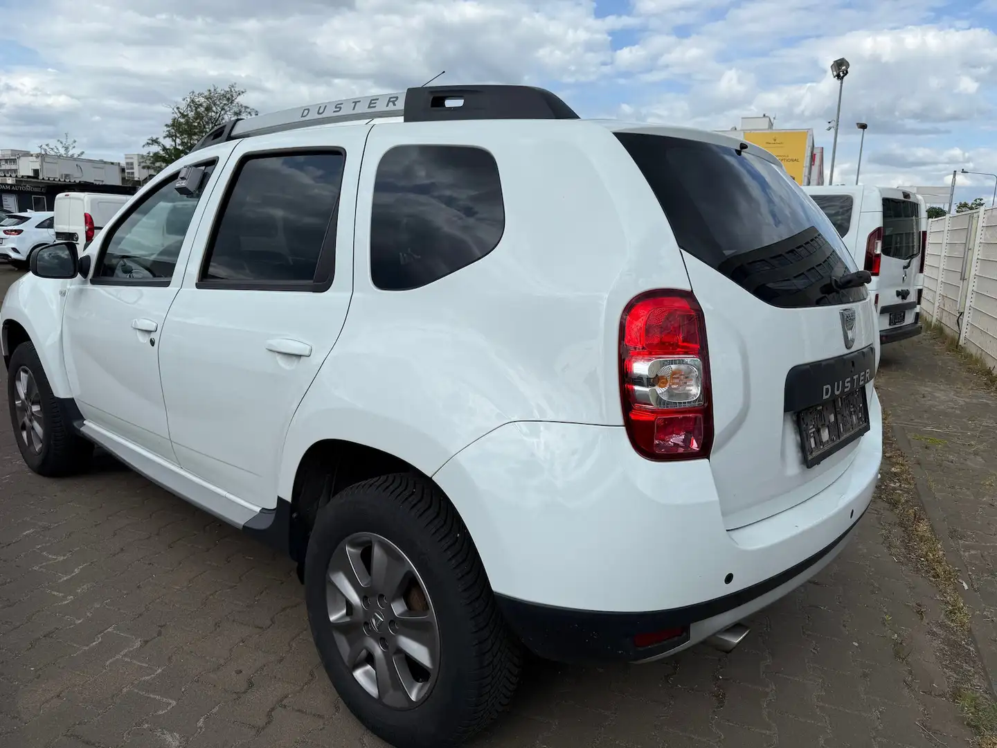 Vehicle image, number 4