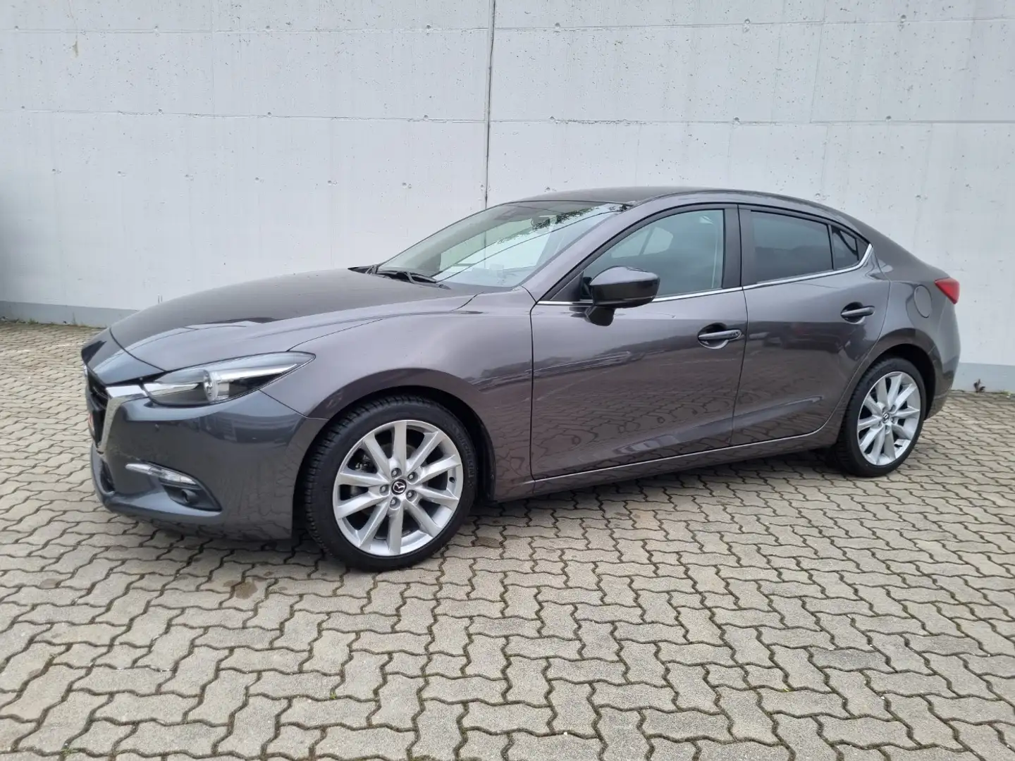 Vehicle image, number 4