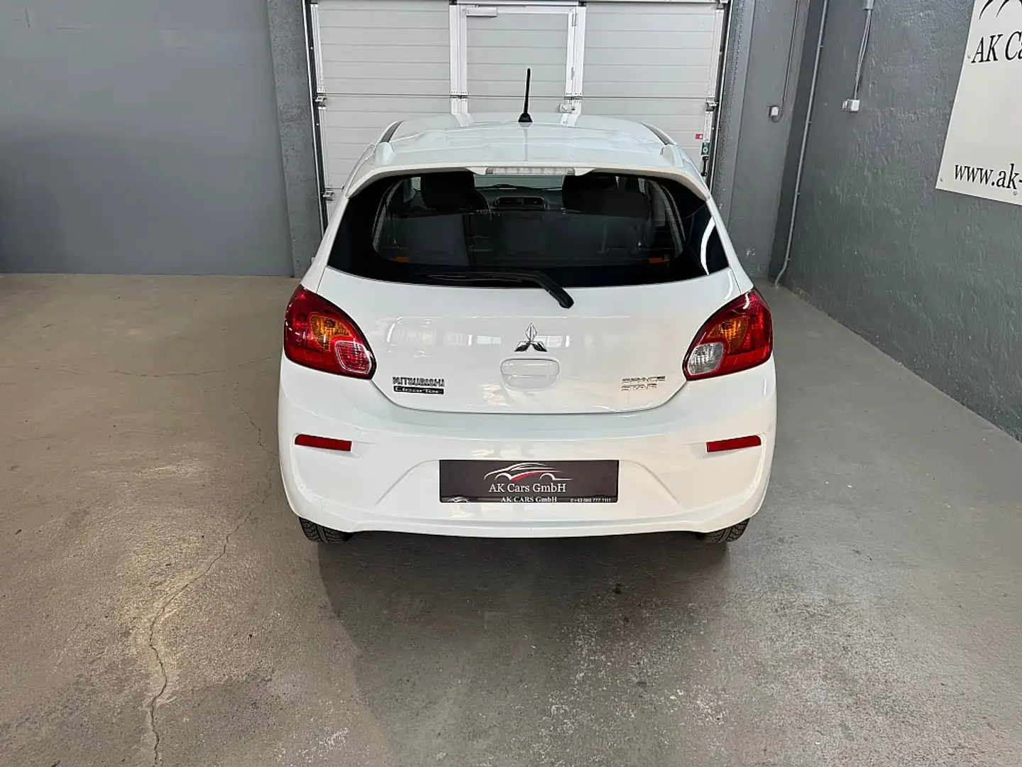 Vehicle image, number 9