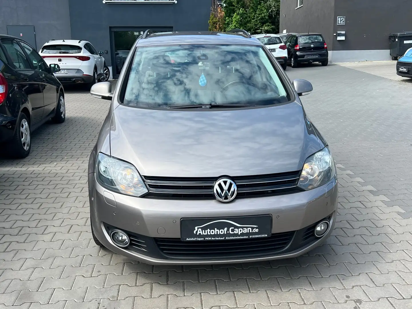Vehicle image, number 2
