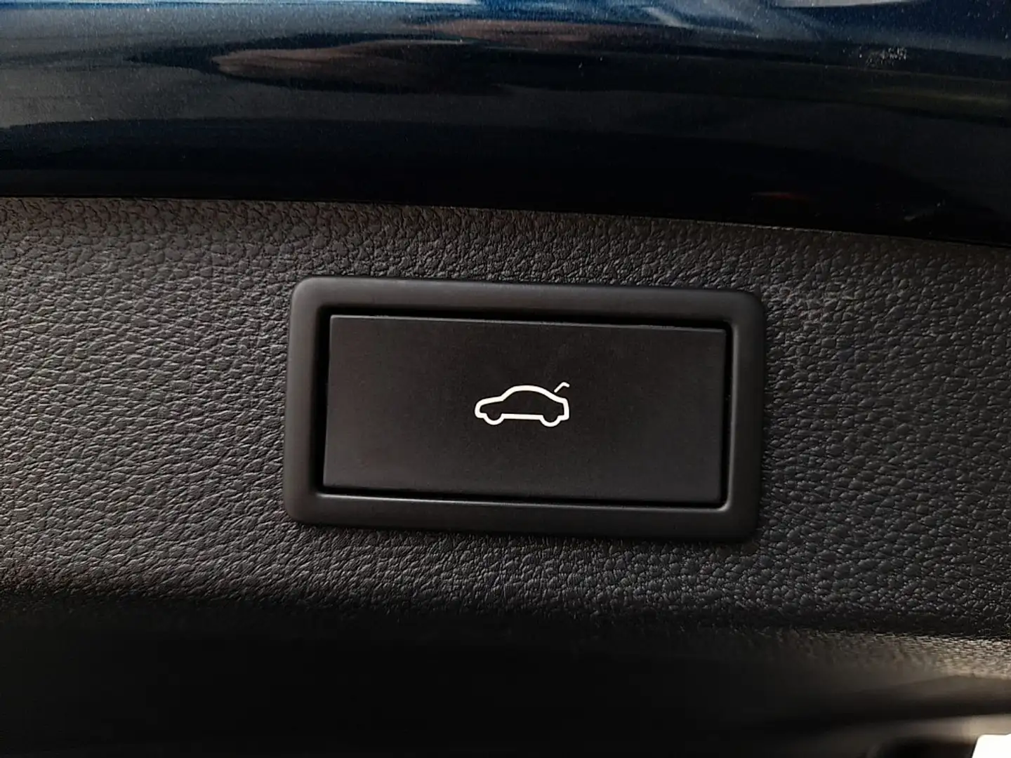 Vehicle image, number 13