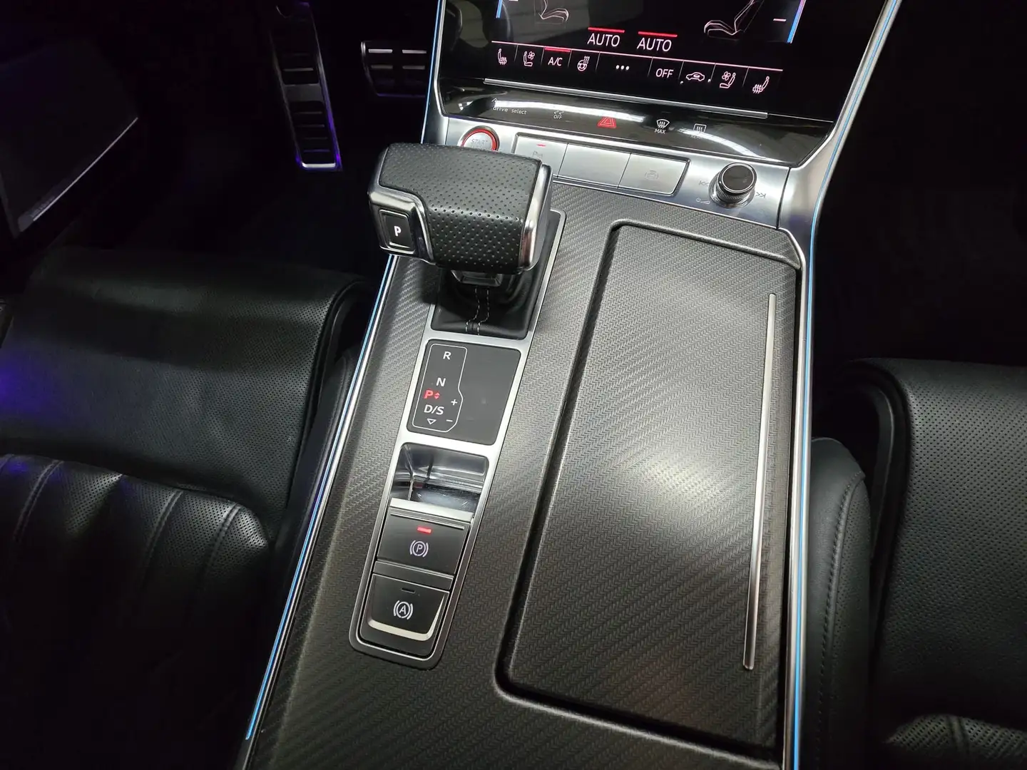 Vehicle image, number 12