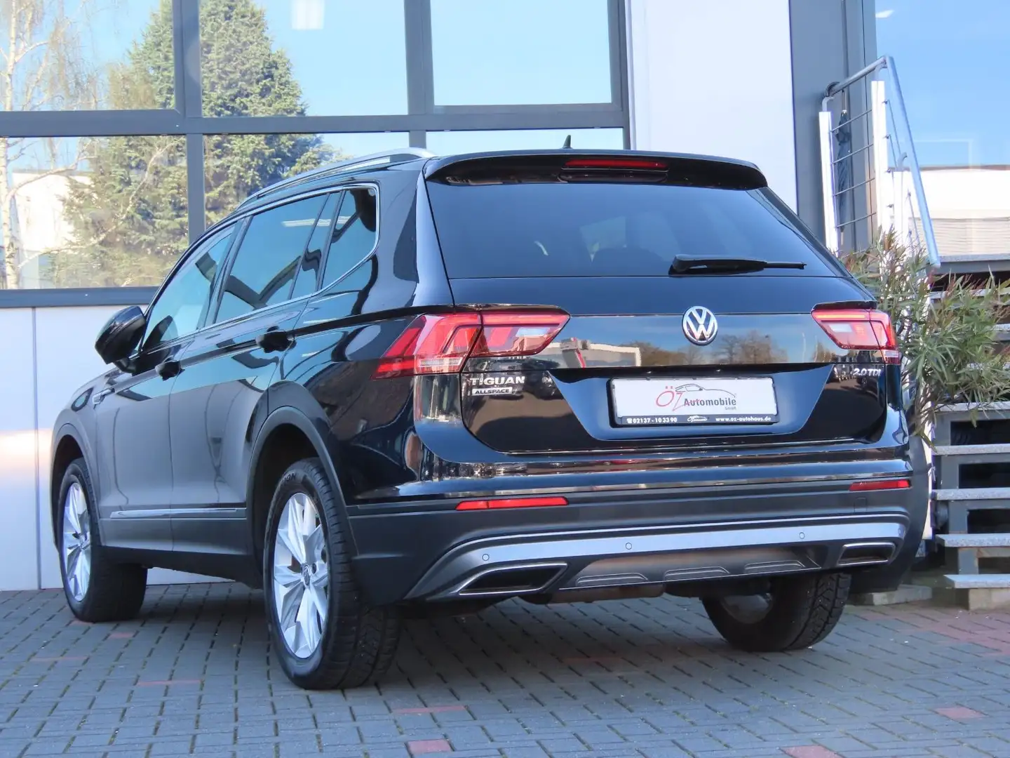 Vehicle image, number 4