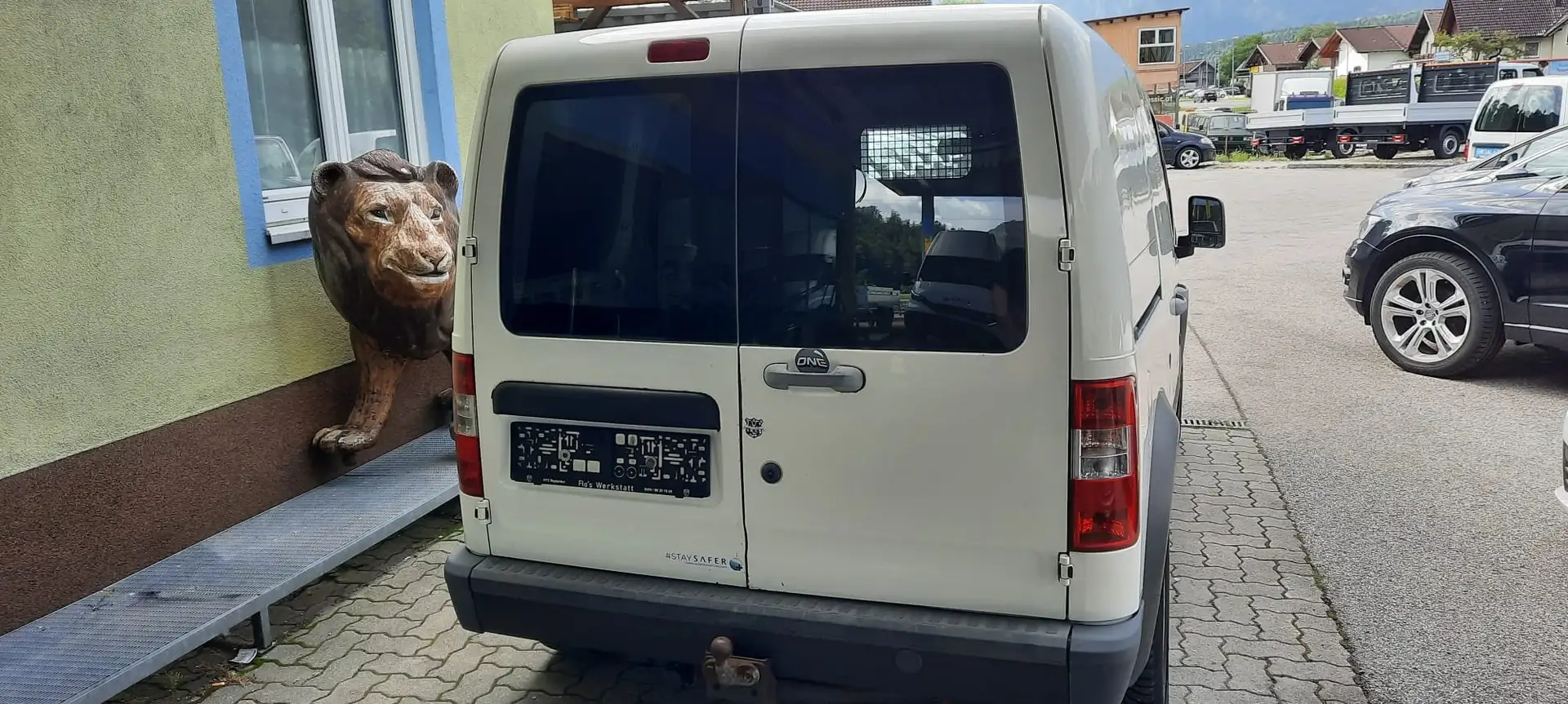 Vehicle image, number 6