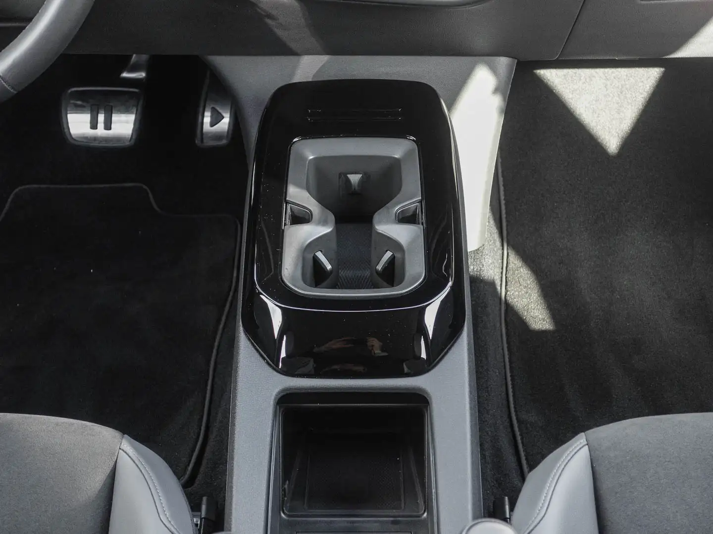 Vehicle image, number 14