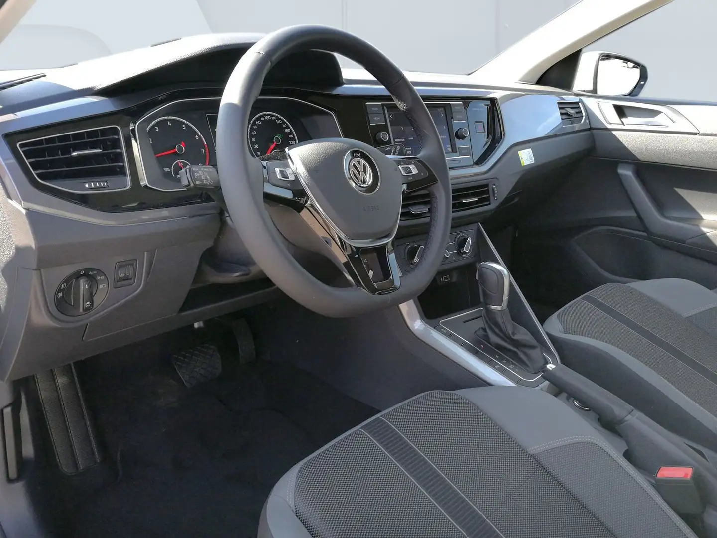 Vehicle image, number 6
