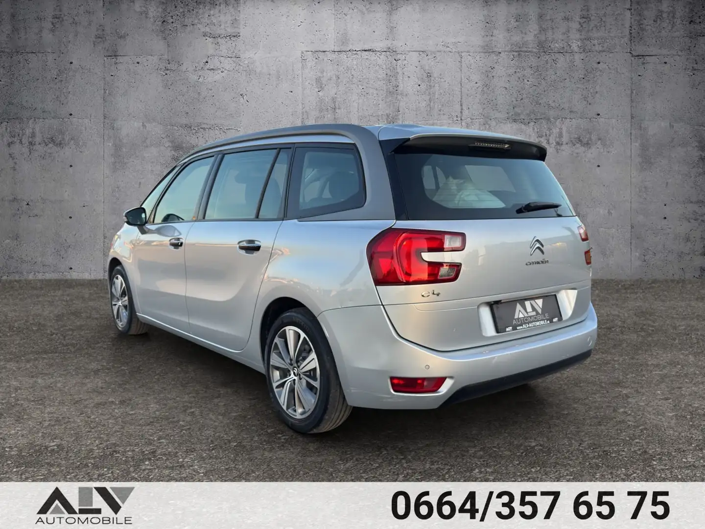 Vehicle image, number 3