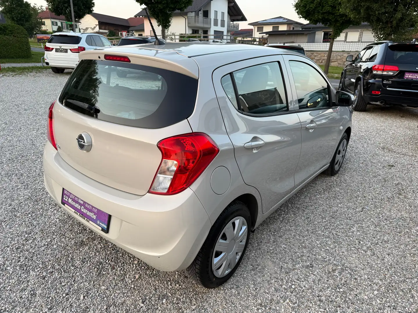 Vehicle image, number 4