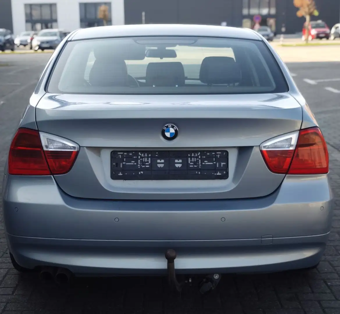 Vehicle image, number 6