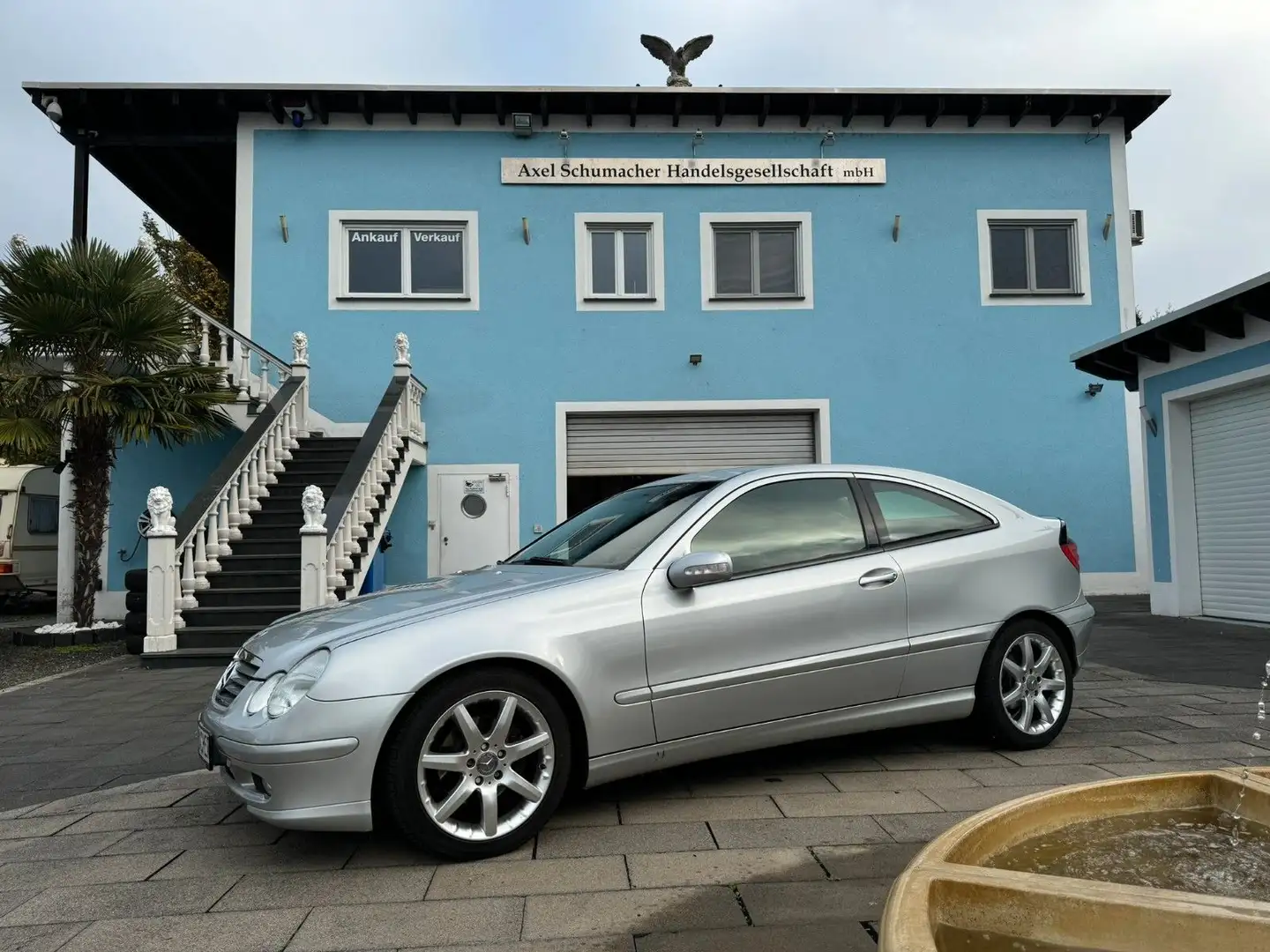 Vehicle image, number 1