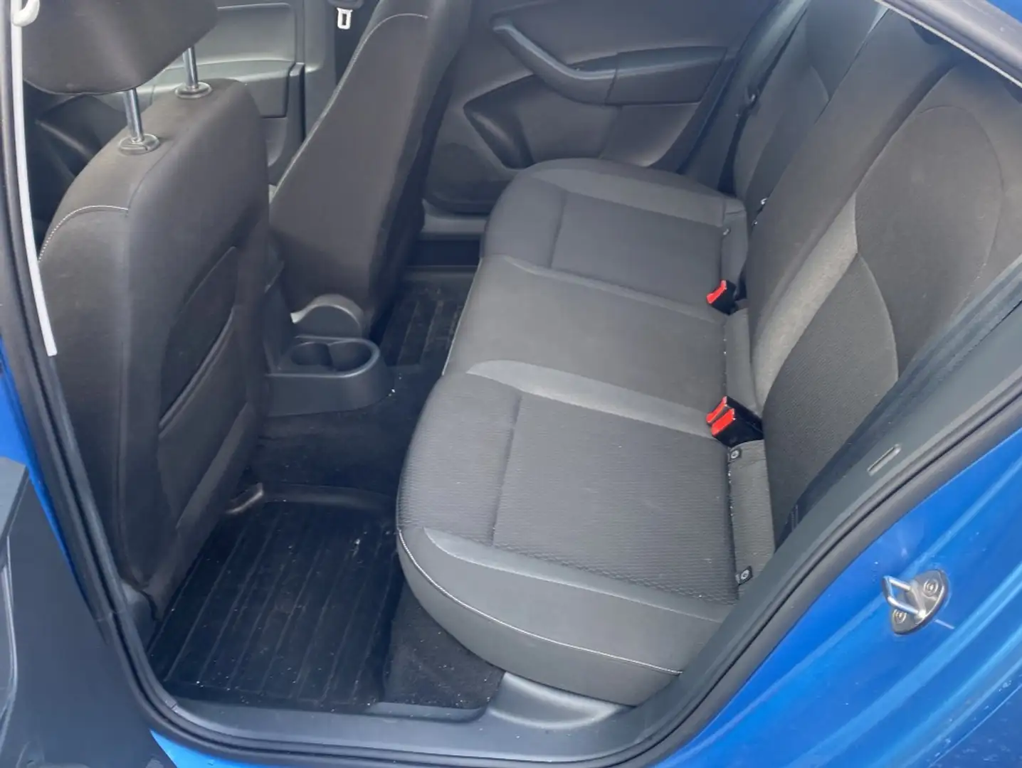 Vehicle image, number 9