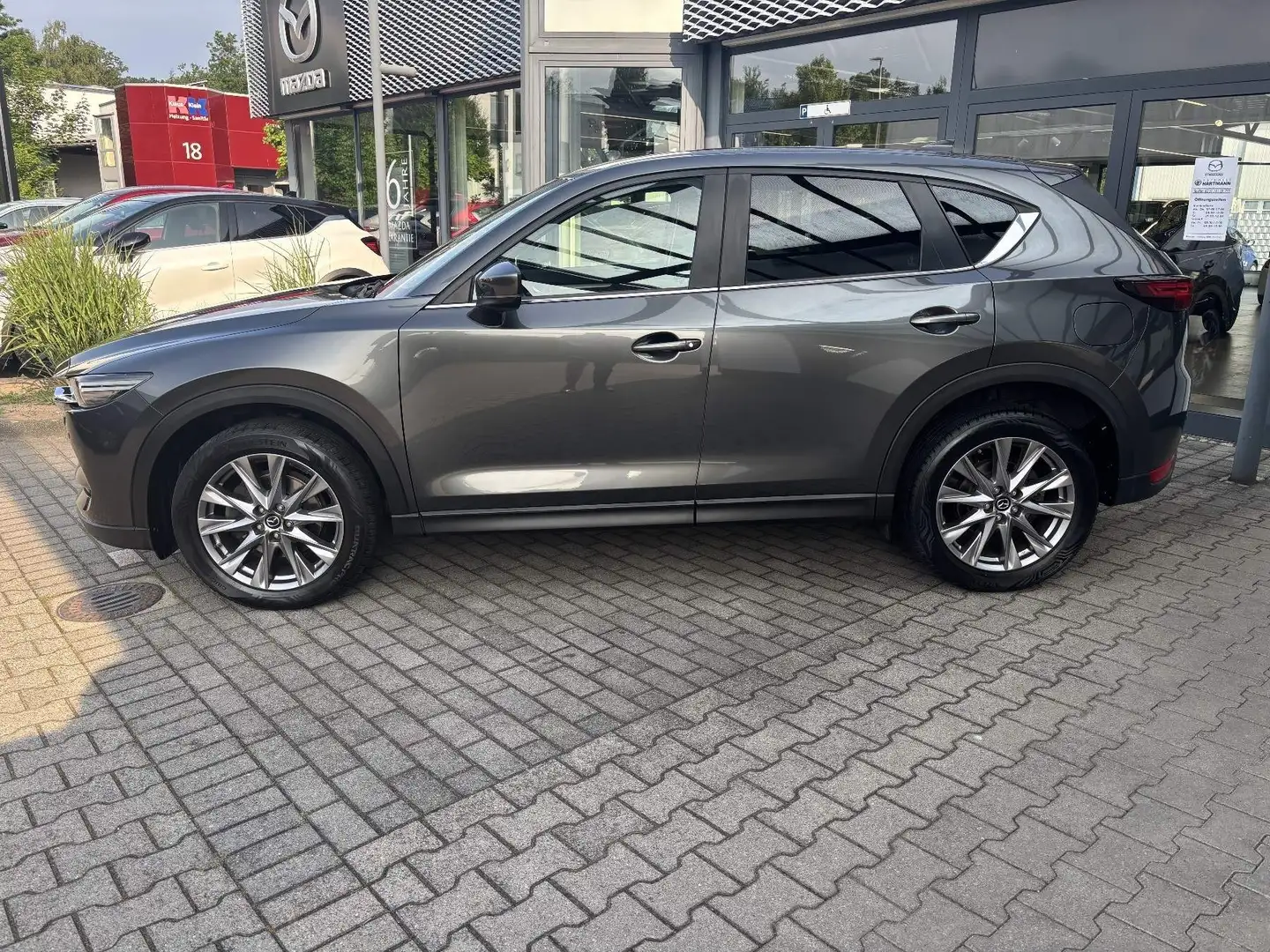 Vehicle image, number 5