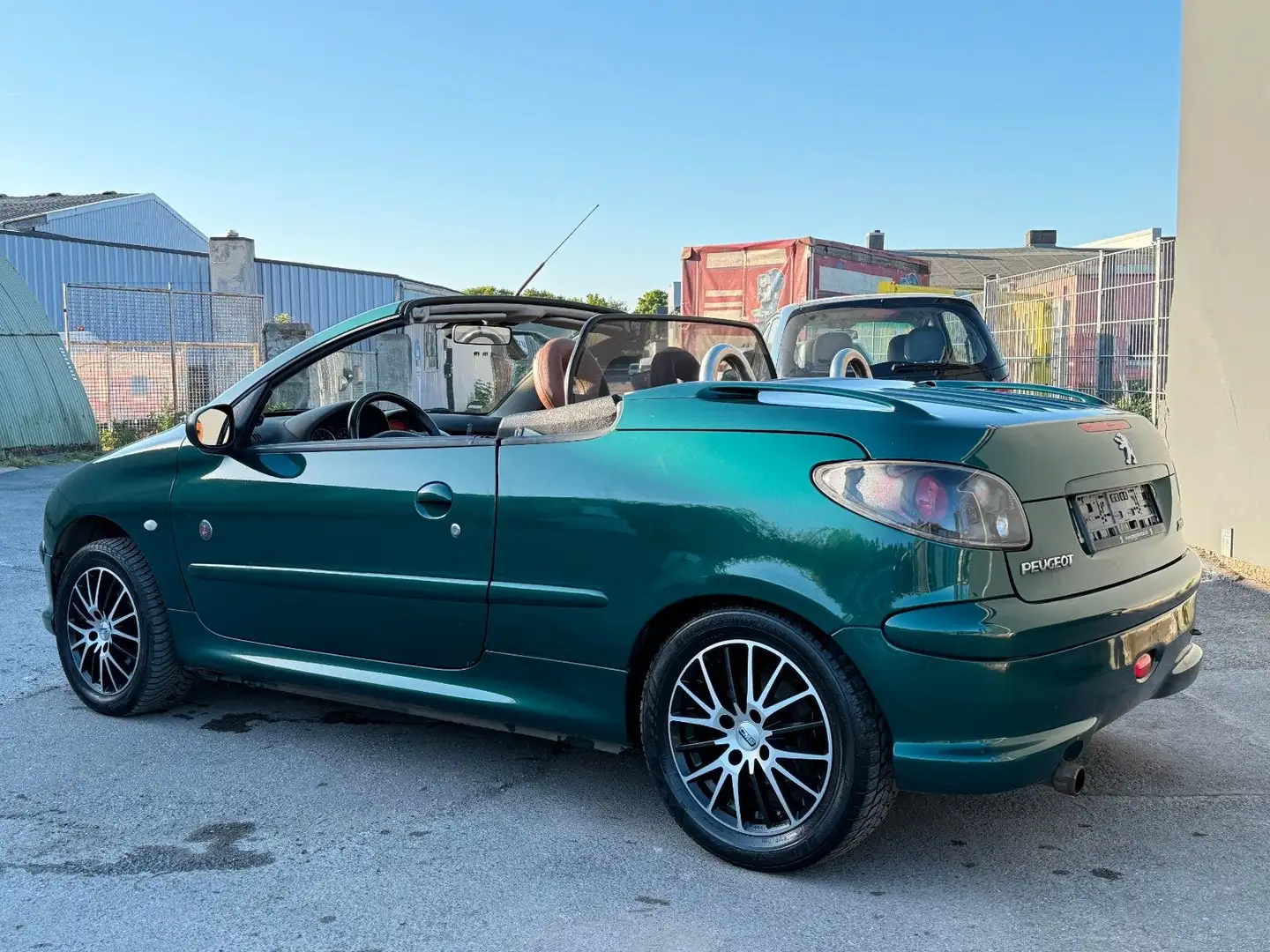 Vehicle image, number 4