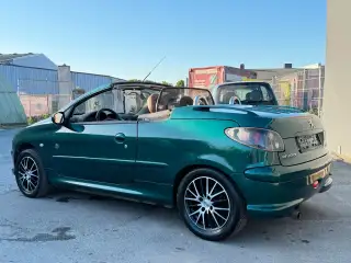 Vehicle image thumbnail, number 4