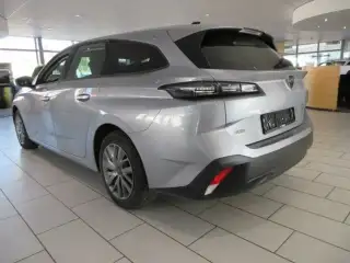 Vehicle image thumbnail, number 4