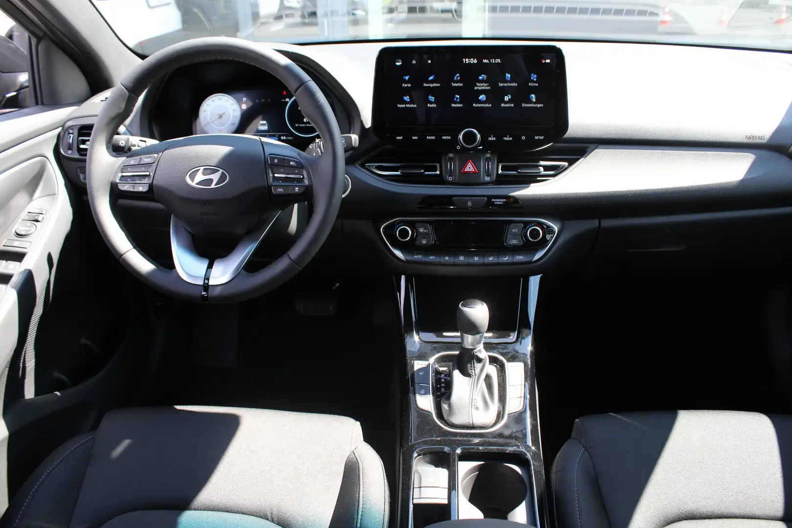 Vehicle image, number 9