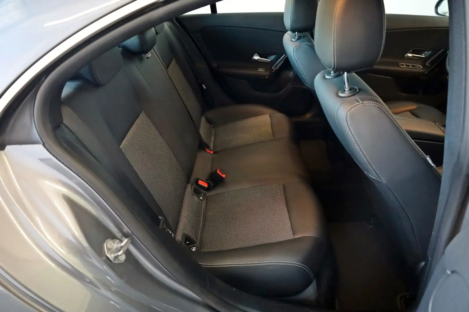 Vehicle image, number 6