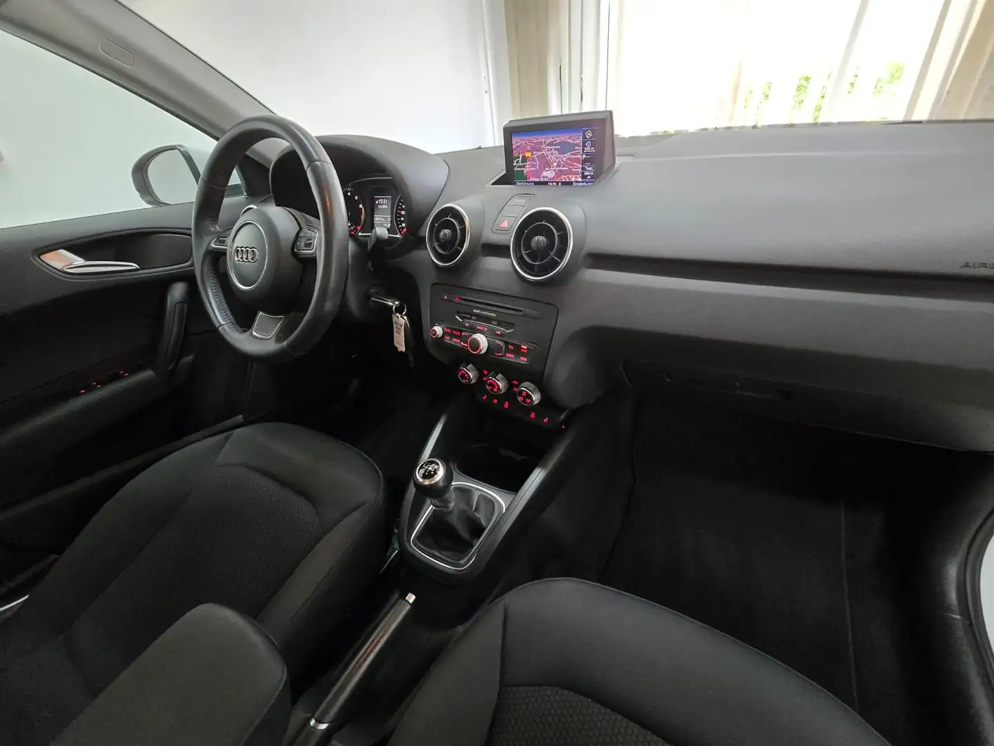 Vehicle image, number 9