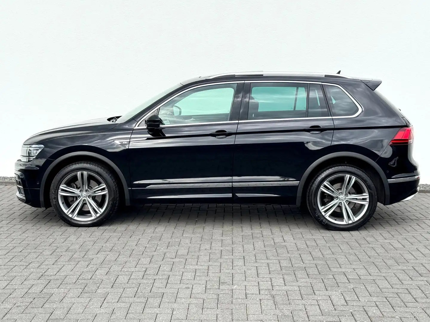 Vehicle image, number 8