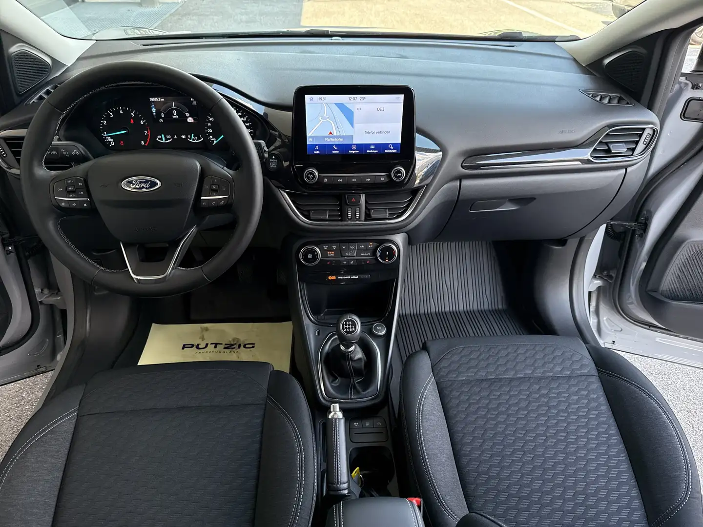Vehicle image, number 13