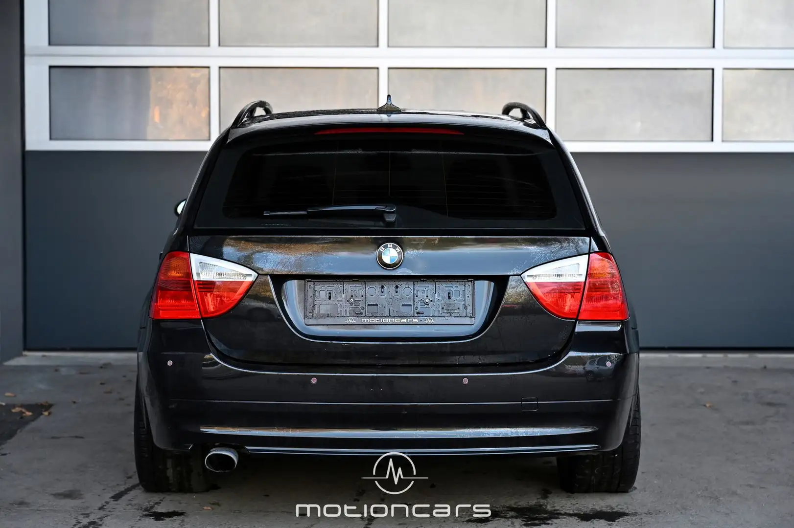 Vehicle image, number 4