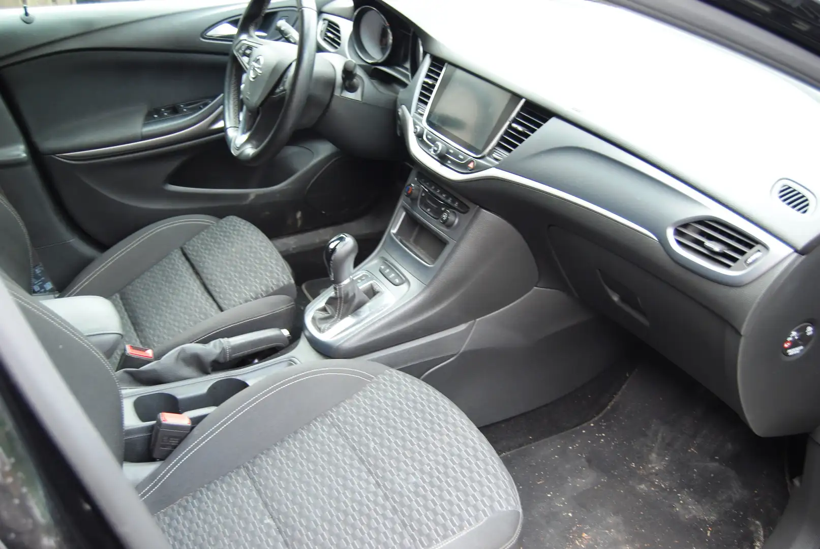 Vehicle image, number 6