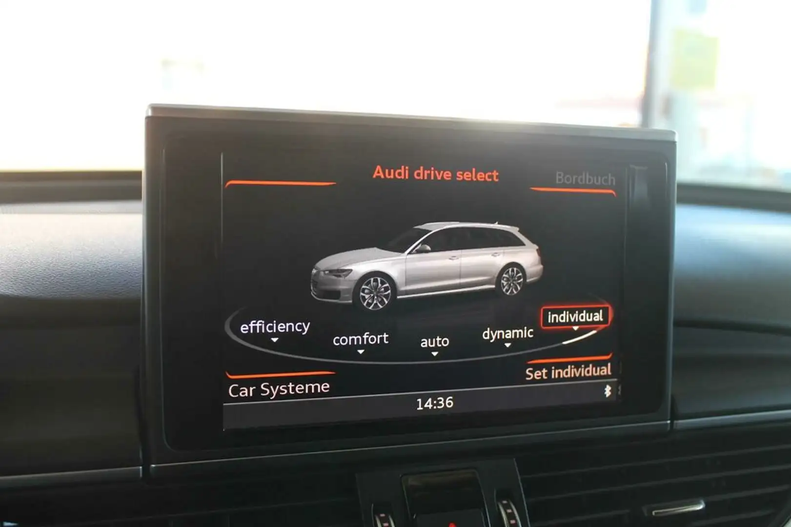 Vehicle image, number 12