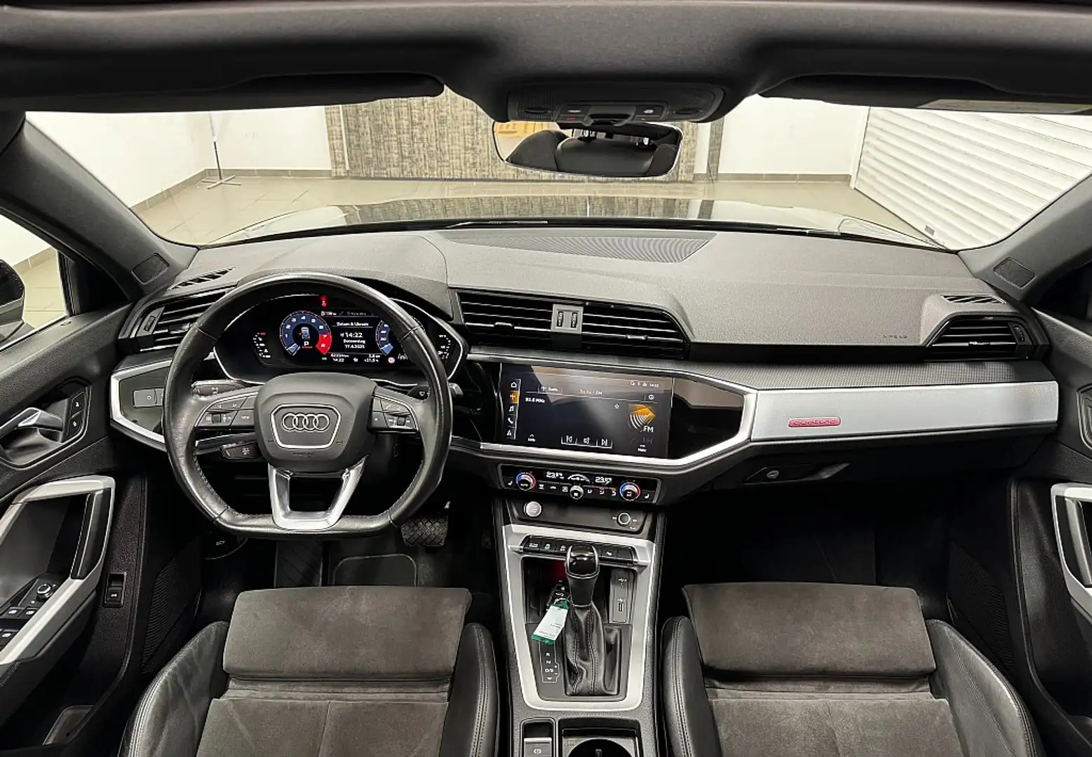 Vehicle image, number 13
