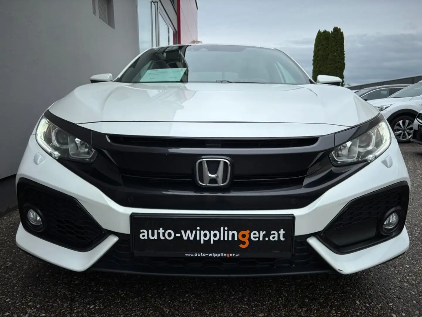 Vehicle image, number 4
