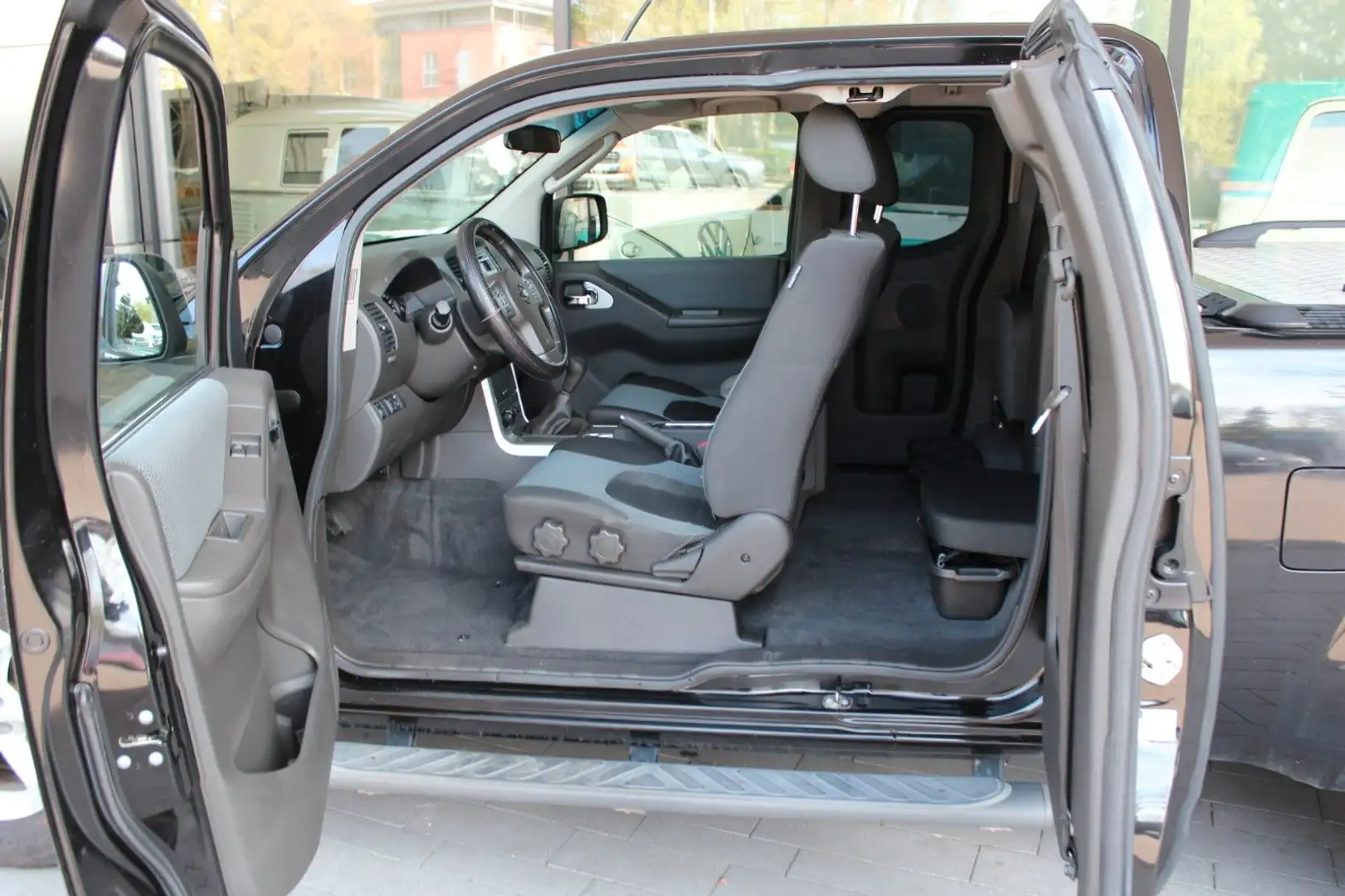 Vehicle image, number 9