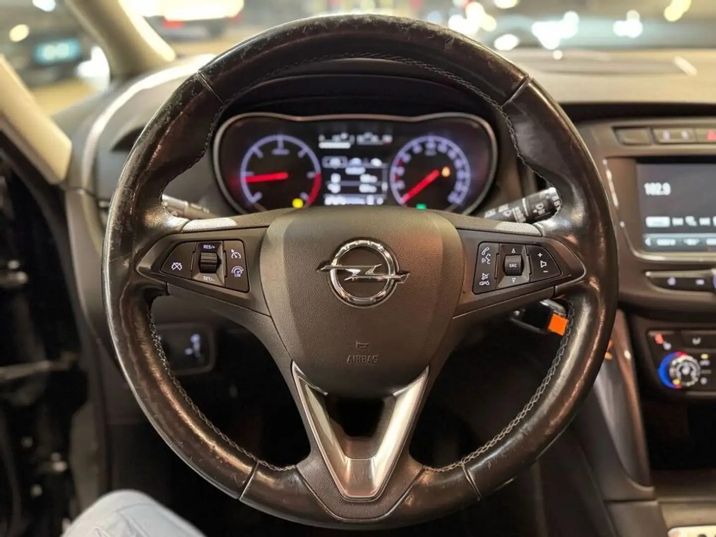 Vehicle image, number 13