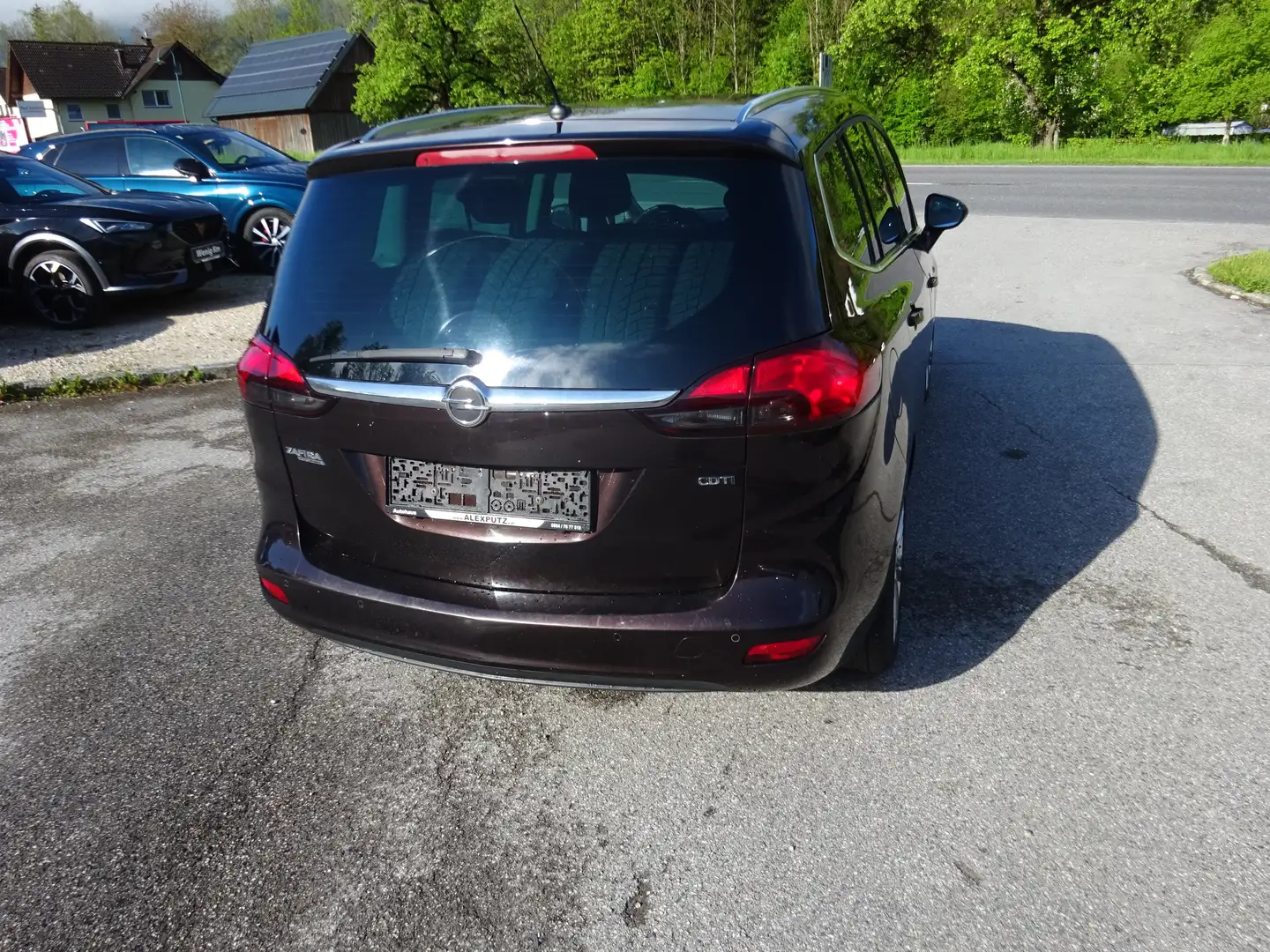 Vehicle image, number 10