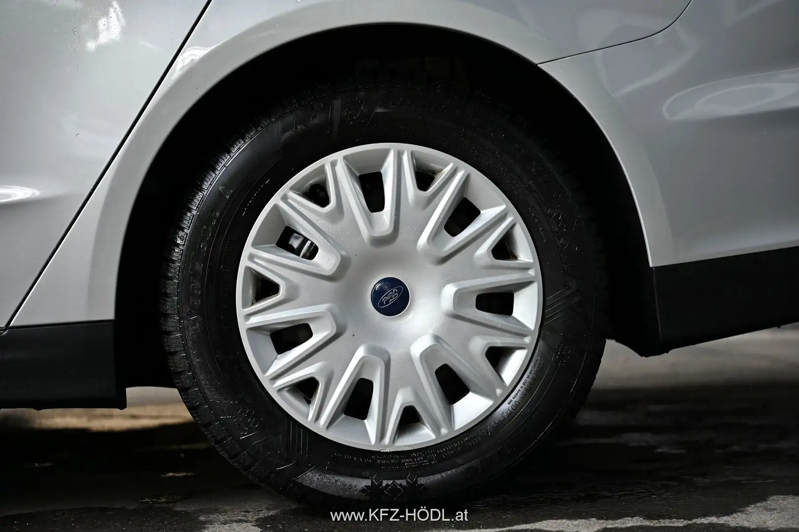 Vehicle image, number 8