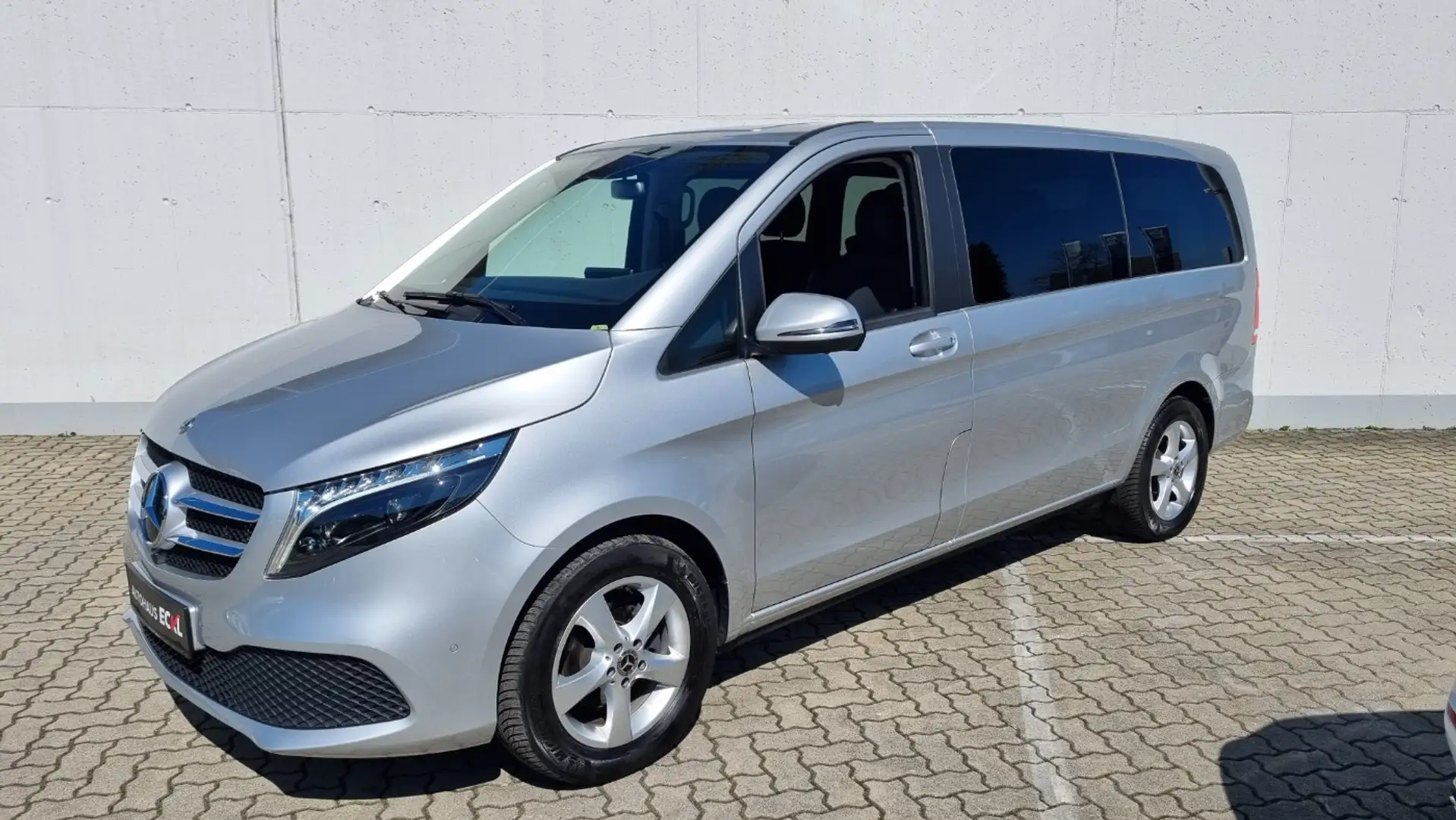 Vehicle image, number 4