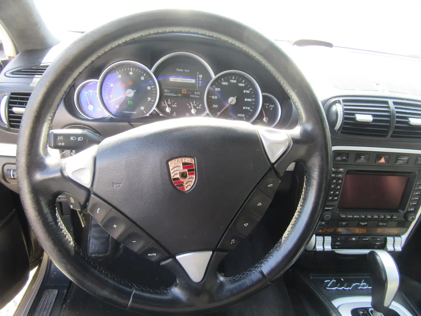 Vehicle image, number 10