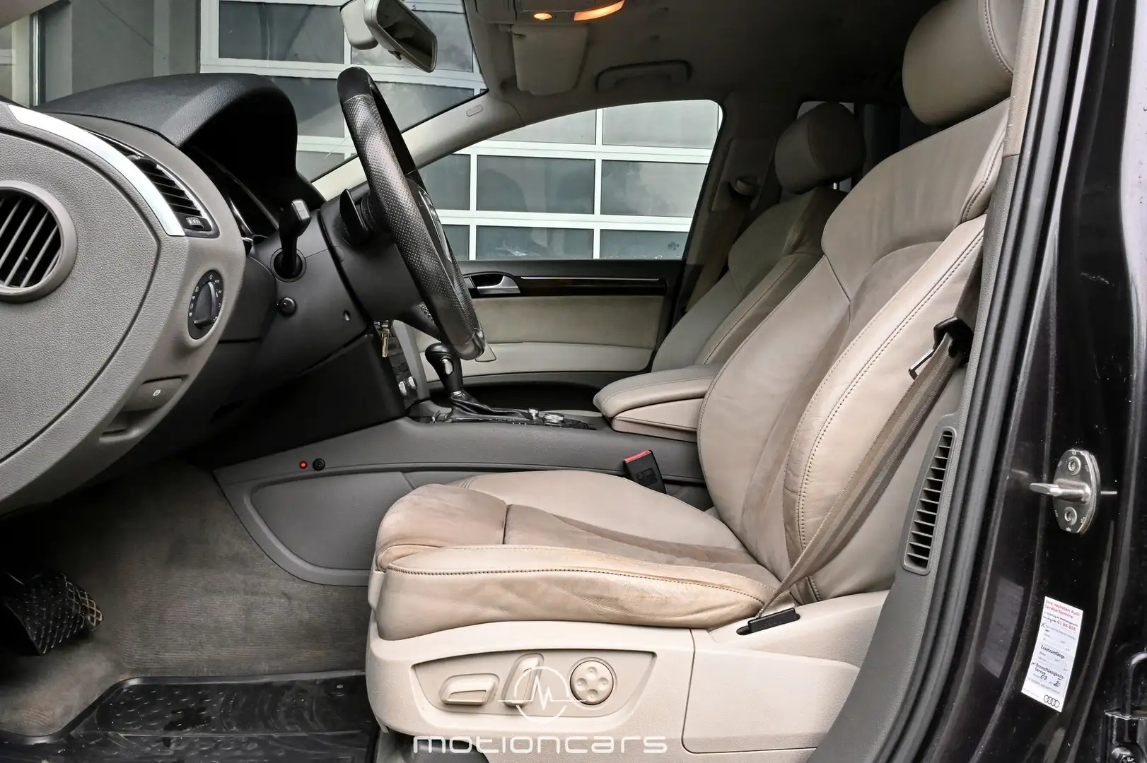 Vehicle image, number 13