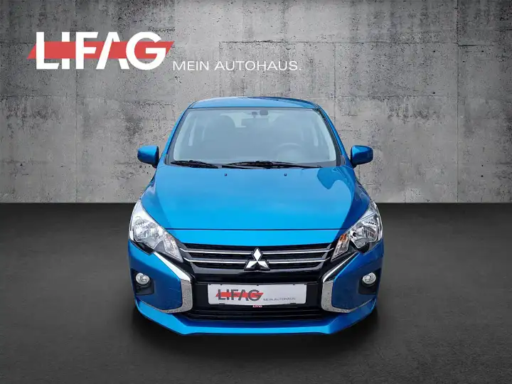 Additional image of the vehicle