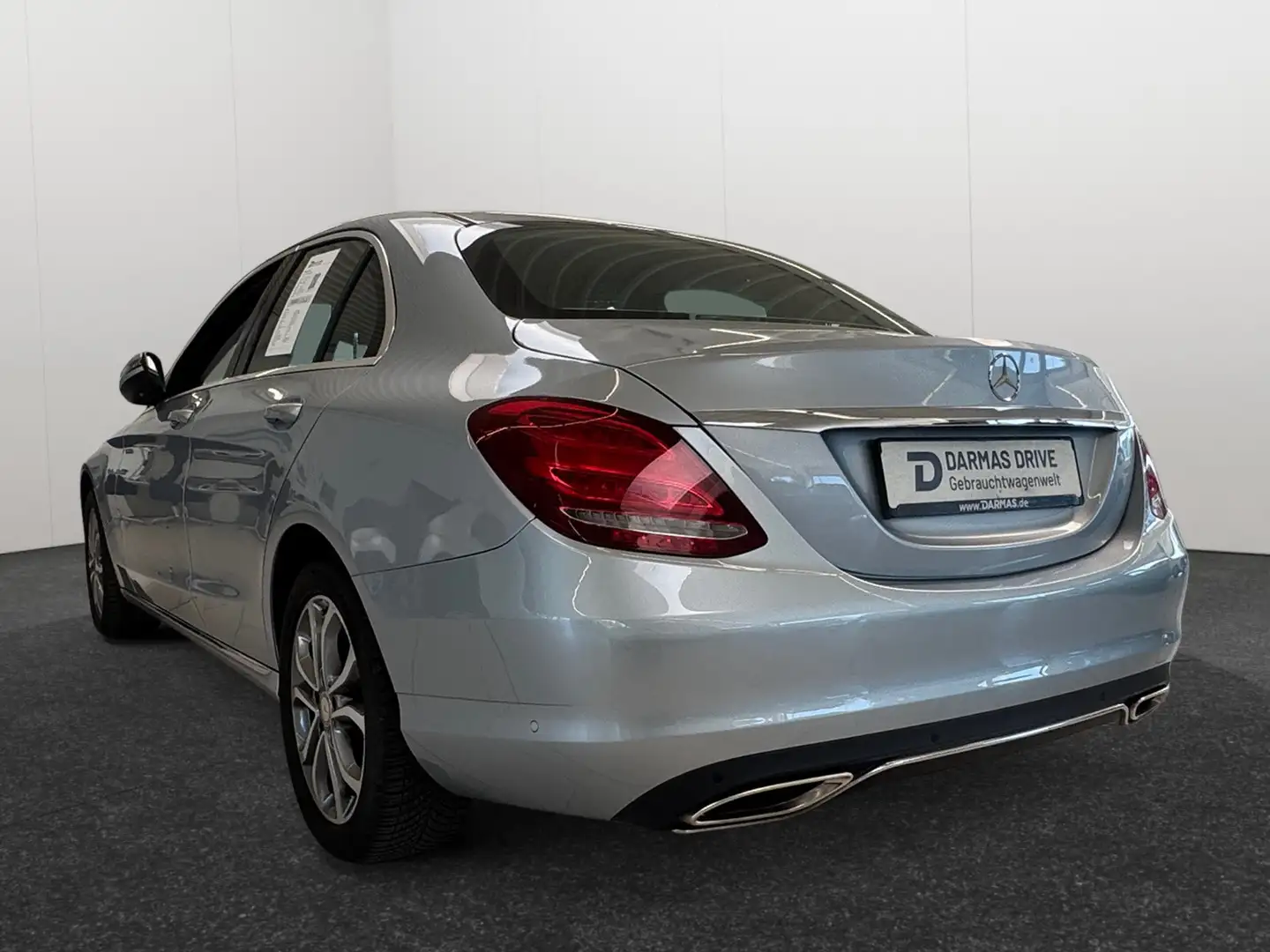 Vehicle image, number 8