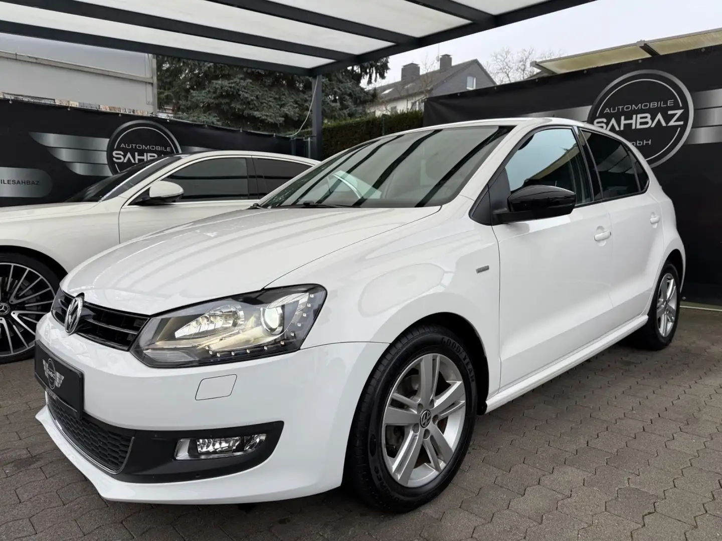 Vehicle image, number 1