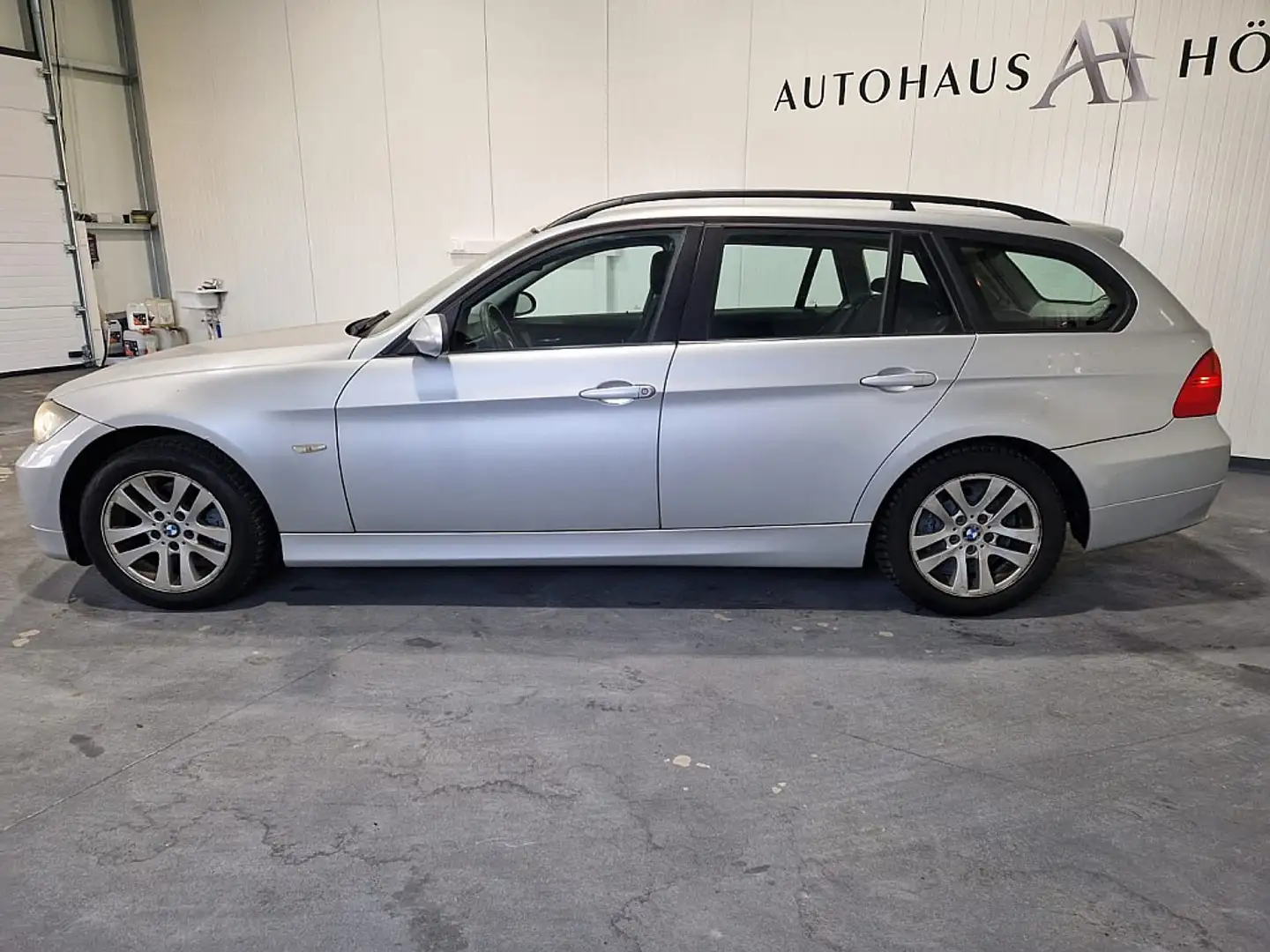 Vehicle image, number 8