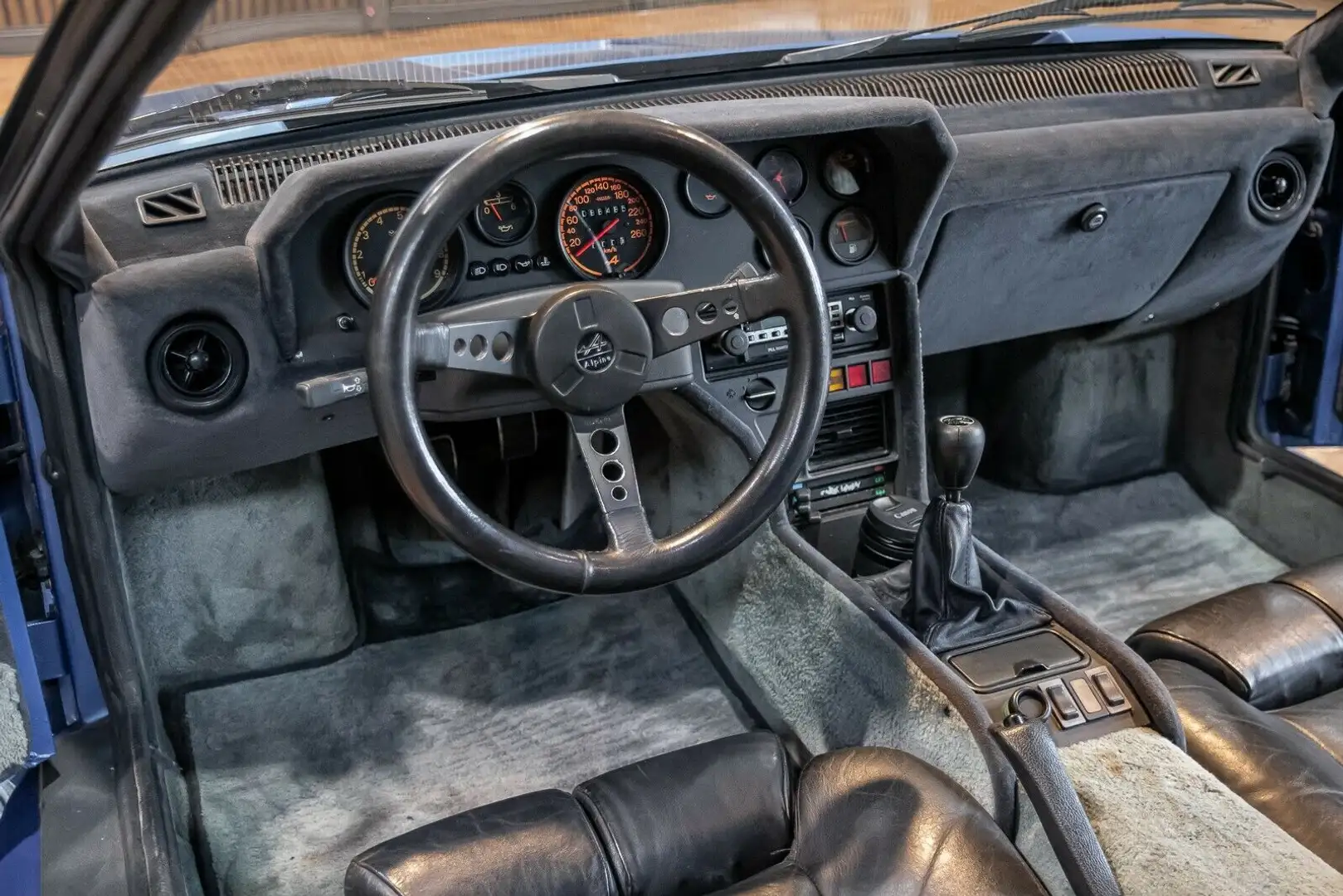 Vehicle image, number 6