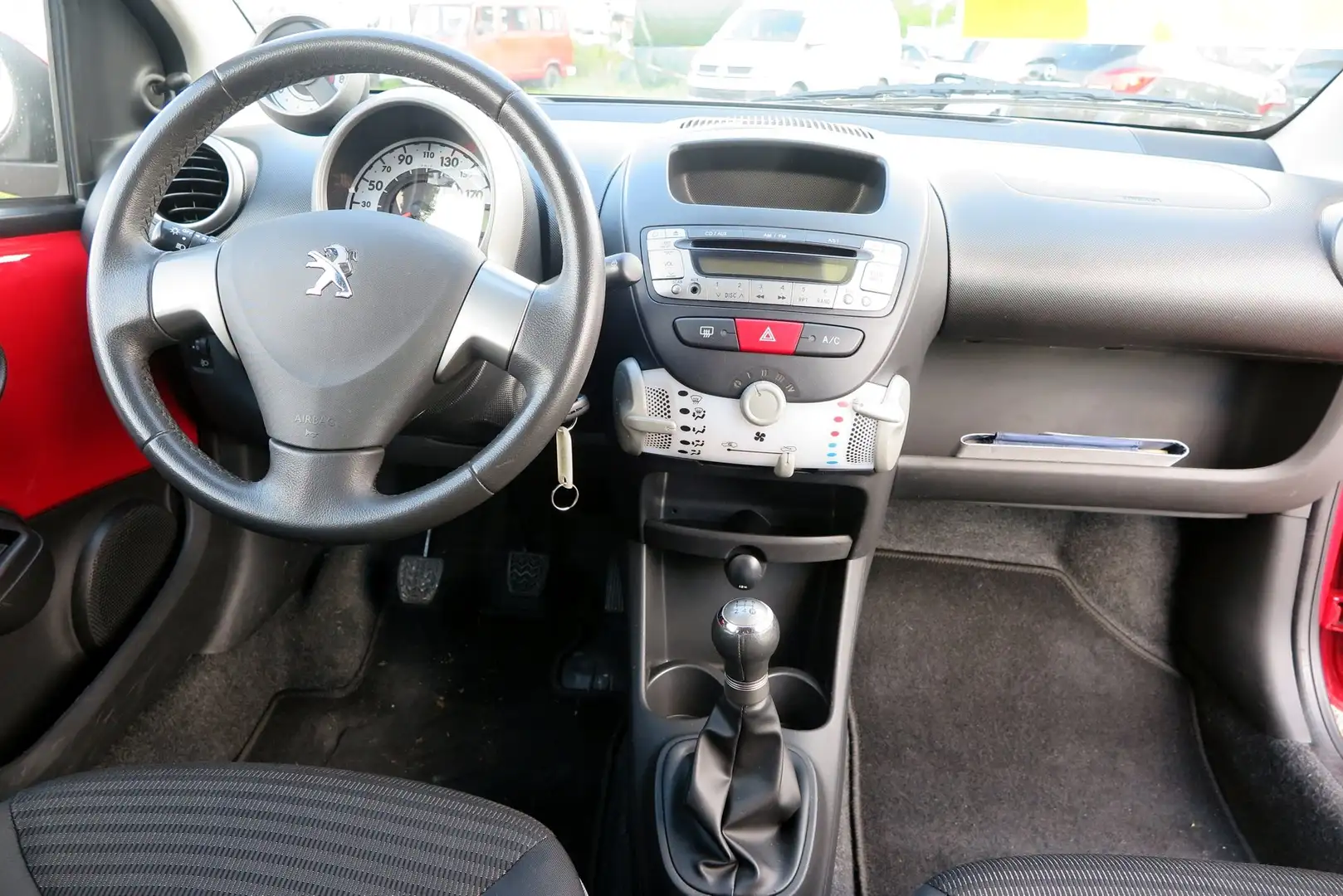 Vehicle image, number 8