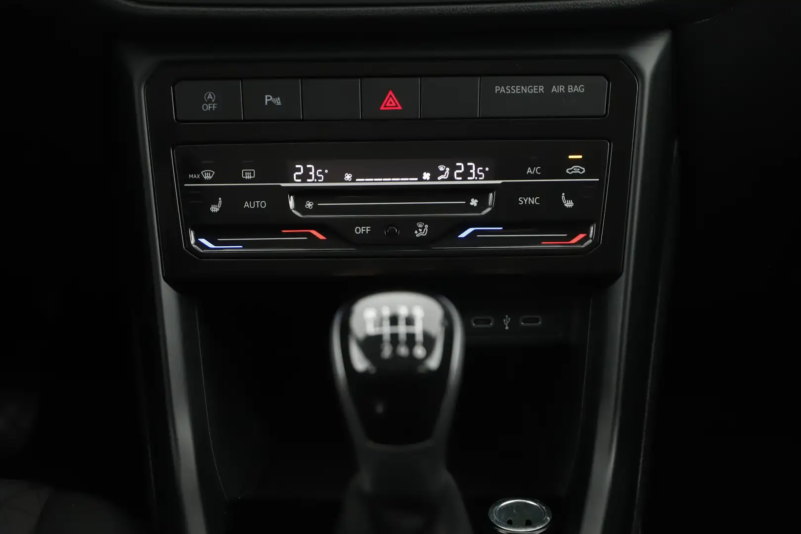 Vehicle image, number 13